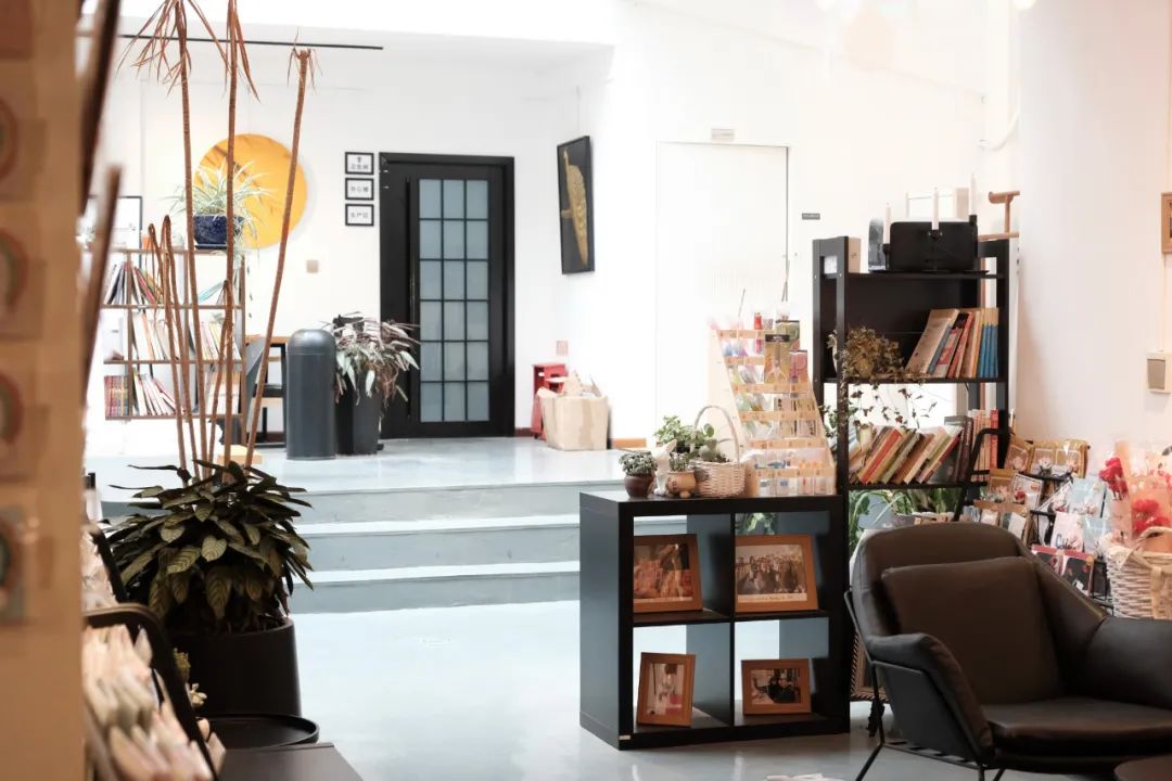 宽窄巷子附近有一条什么街,宽窄巷子旁边的小巷子