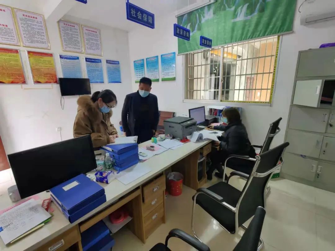 众志成城我们全力以赴,众志成城万众一心全力以赴