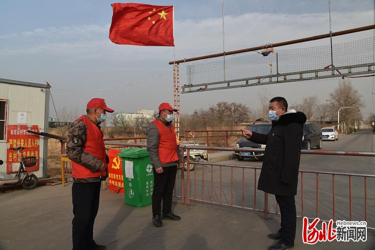 疫情防控父女兵,抗击疫情一线的父子兵