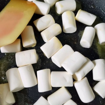 抹茶无花果巴旦木牛轧糖,芝麻无花果牛轧糖做法