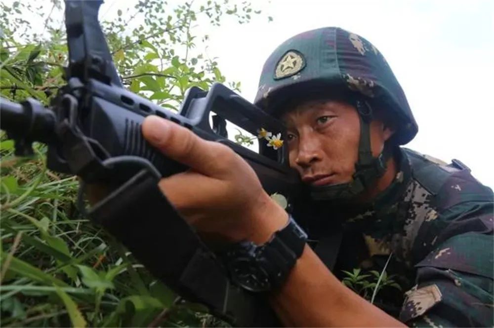 70年代部队生活视频,中俄边境部队真实生活