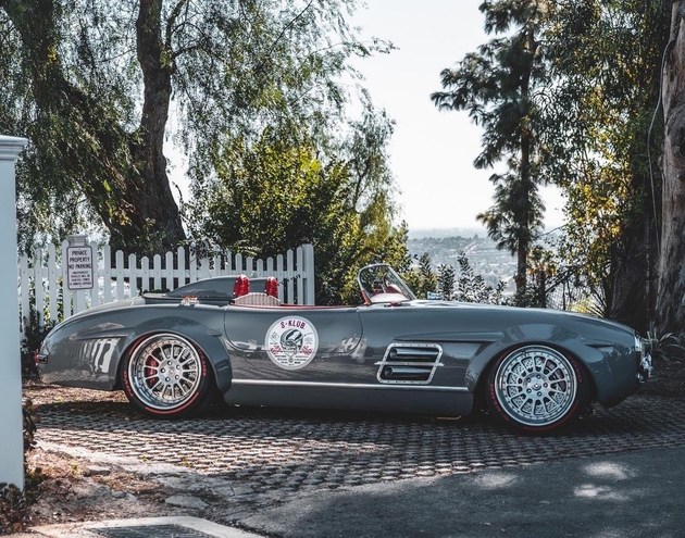 敞篷真拉风体验奔驰slc300跑车,12年奔驰sl300敞篷升级新款