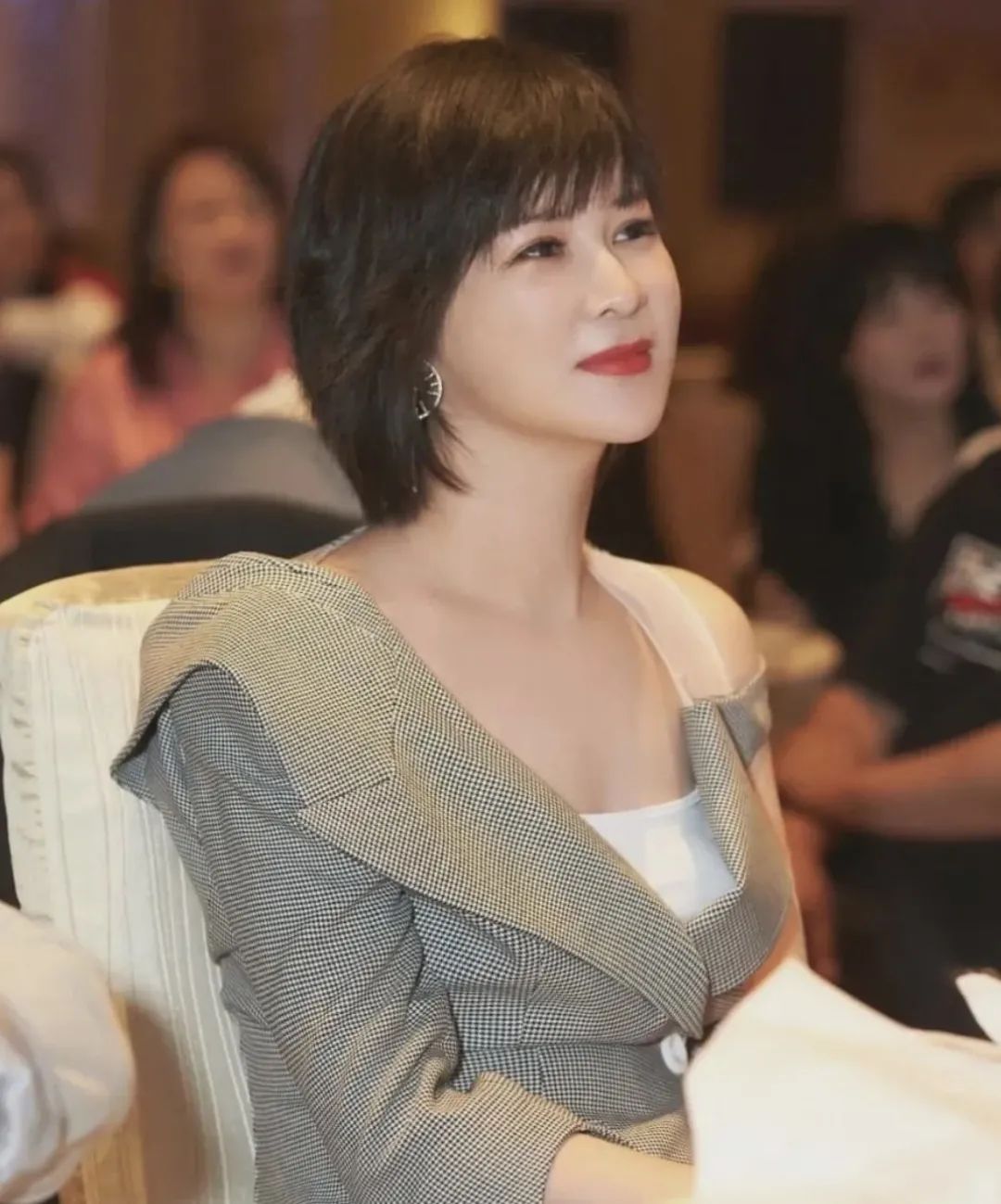 杜华霍汶希什么关系,霍汶希和杜华谁有地位