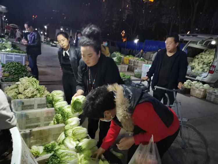 社区春节爱心环卫活动,巢凤社区爱心志愿者活动
