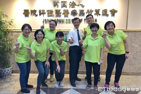 95岁吃饭总是呛咳怎么办,吃饭喝水呛咳中医疗法