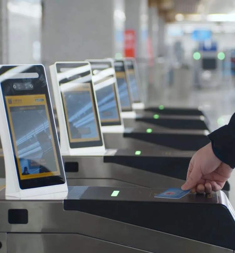 全国能坐公交车的软件,坐公交233在哪里可以办长安通卡