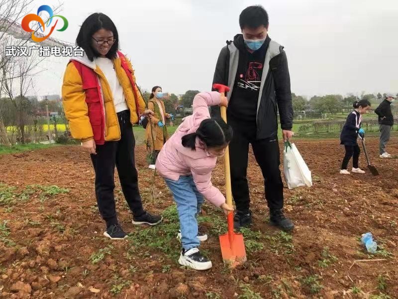我为武汉添新绿绿树为你挡风雨——航空社区“爱心课堂”户外拓展活动
