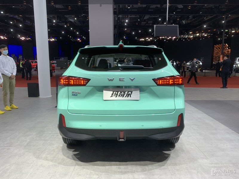 新款起亚嘉华实车曝光,2022丰田皇冠陆放豪华版图片