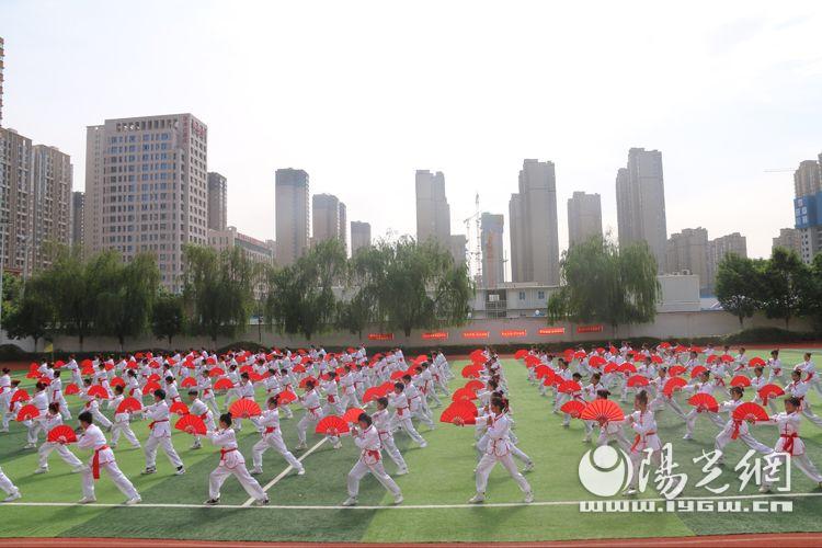 浐灞第二十小2024运动会开幕式,浐灞18小学运动会开幕式