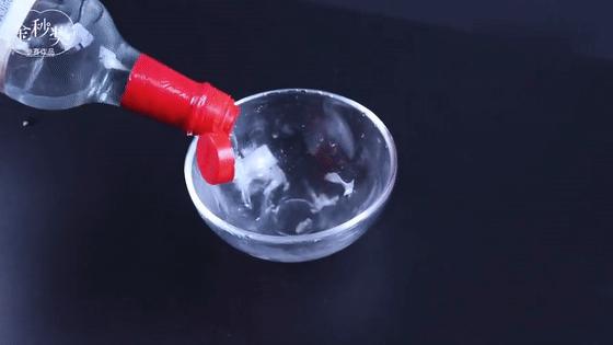 冰箱胶条发霉拆下来用什么泡,冰箱的胶条发霉难清洗教你一绝招