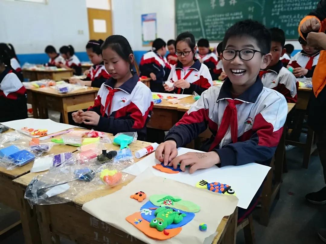 彩虹口袋,彩虹口袋搭建梦想桥