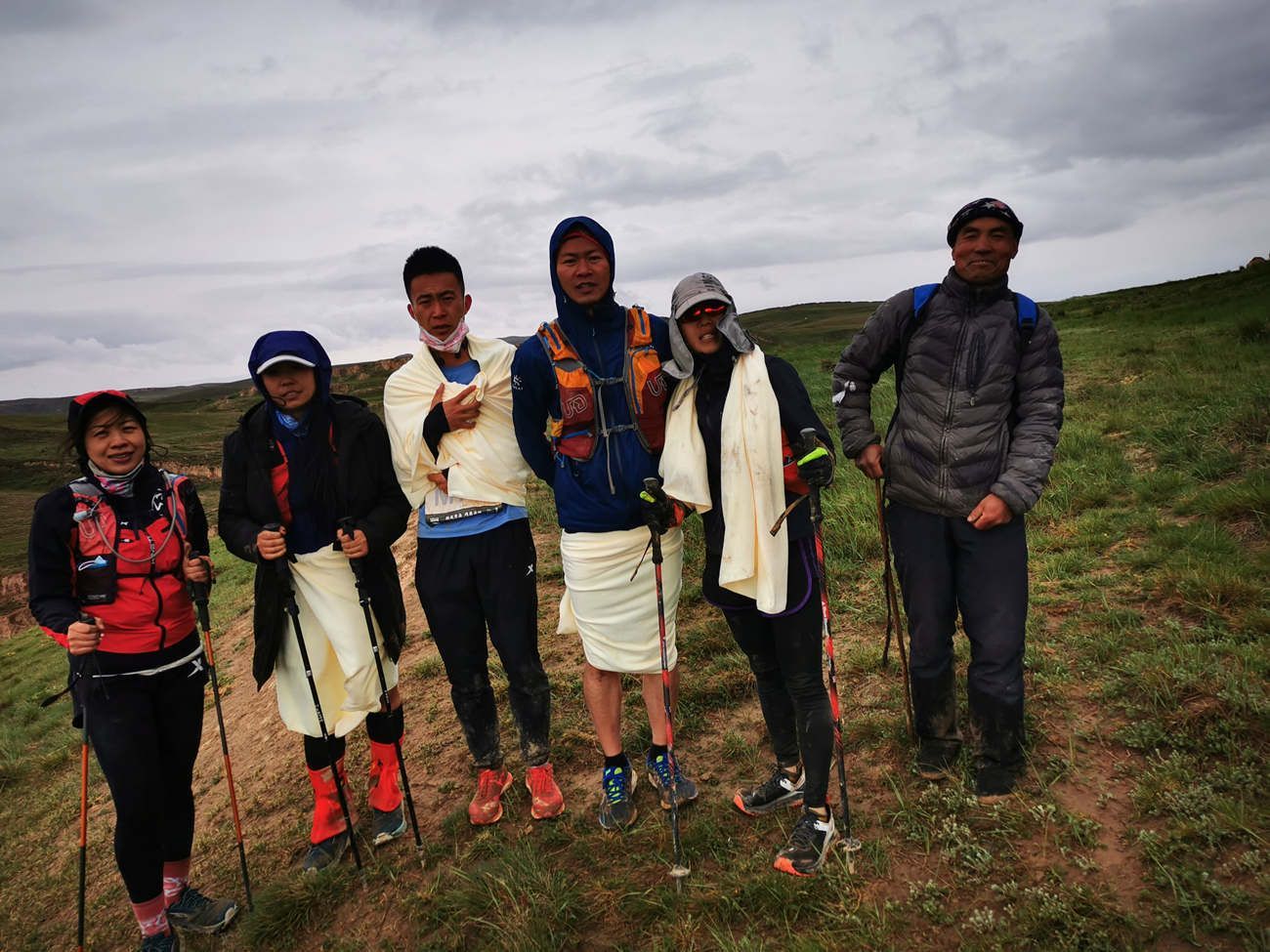 甘肃马拉松事故牧羊人英勇救人,甘肃马拉松救人的牧羊人