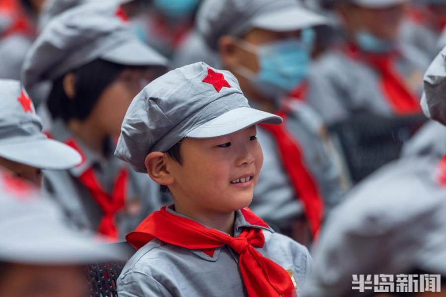 西海岸新区红军小学师资,红星闪闪红军小学视频