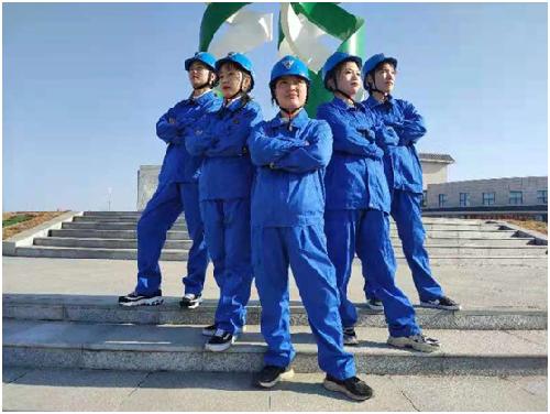 我们的新年工装,我们的工作服好看吗