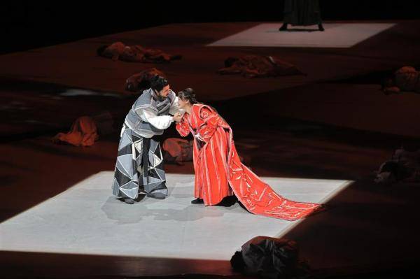 为什么这部音乐剧经得住观众挑剔？因为善良的微光灼痛灵魂