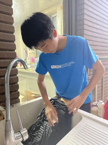 建平香梅中学发搓衣板学生每周上传搓衣照