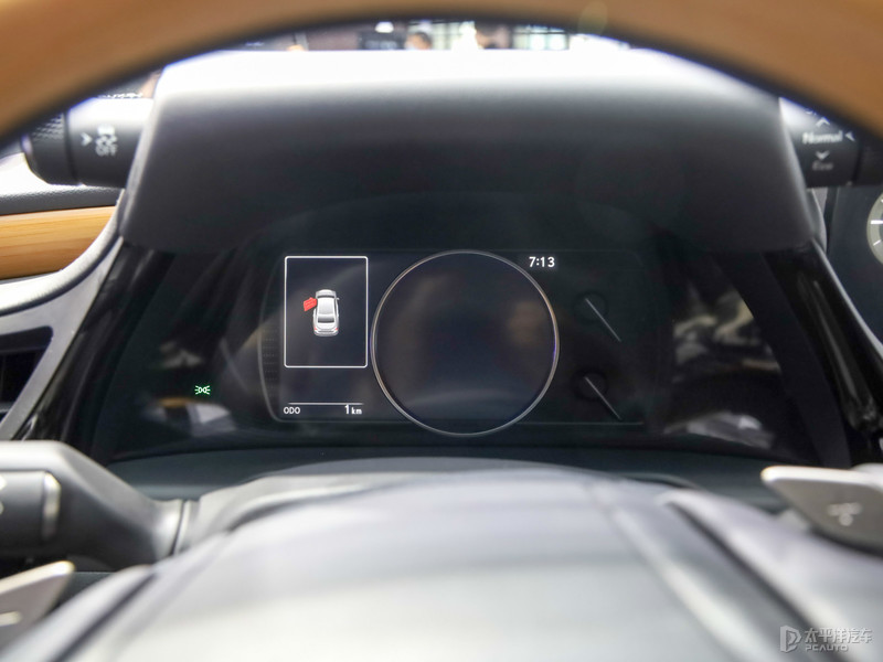 新款起亚嘉华实车曝光,2022丰田皇冠陆放豪华版图片