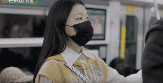 周雨彤任素汐他乡故乡,任素汐周雨彤