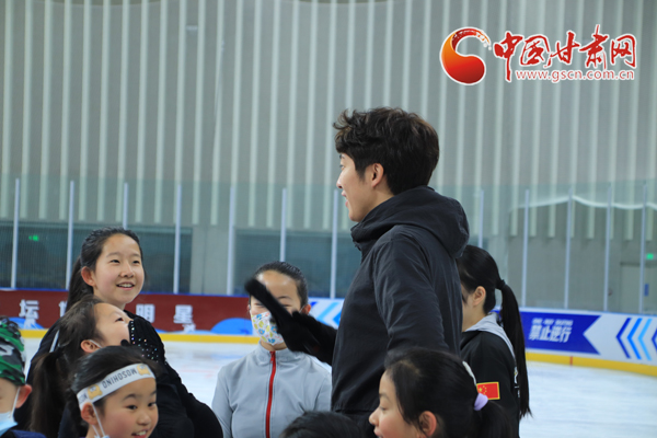 滑冰赵教练,滑冰赵老师本人抖音号