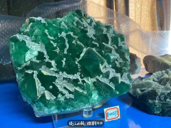 王炸!浙北发现500万吨“夜明珠”,粉、绿、紫、黄各种颜色都有