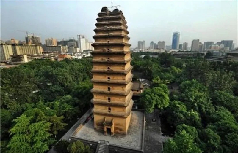 西安经开三小导游词,泾河新城第一中学导游词