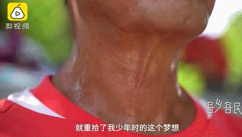 热爱可抵岁月漫长!兰州八旬“足球爷爷”16年每天踢球3小时,网友:不服不行