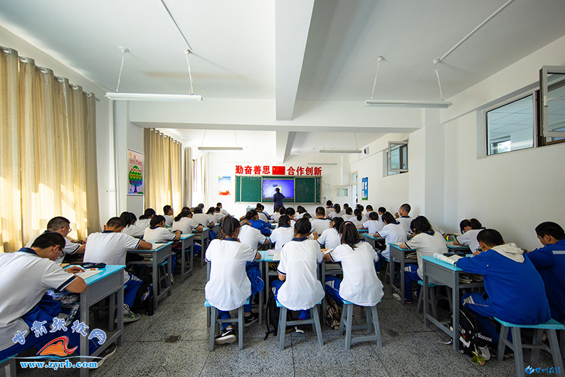 让优质教育资源惠及千家万户,教育的均衡普惠