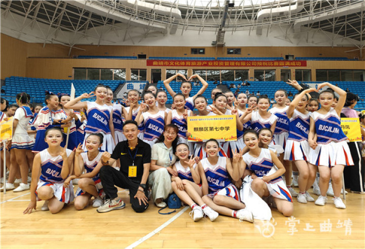 在体育精神的激励下成长,在竞赛中成长