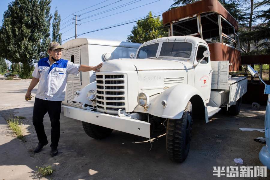 纯“爷”们!一把尺子量全球,青岛有位老爷车复刻大咖,快来围观