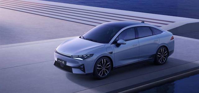 广汽曾庆洪或延迟退休，小鹏汽车考虑并购落后产能 | 第一财经汽车日评