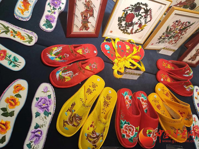 环县“大学生创业明星”李赟霖：电商时代做自己的偶像