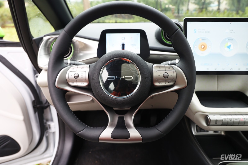 纯电续航420公里的比亚迪海豚提车,新能源汽车比亚迪海豚电动汽车