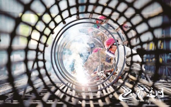 宿迁：抢抓“黄金周”长假“绘图”忙