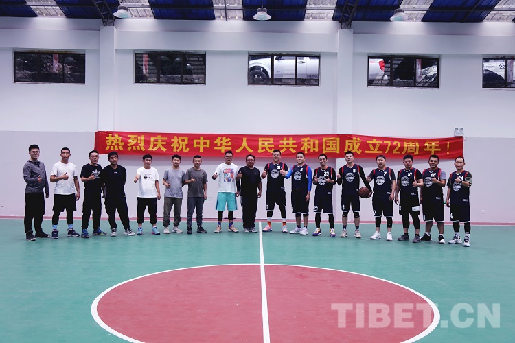 一个小球馆的利润,一个小篮球场馆多少钱