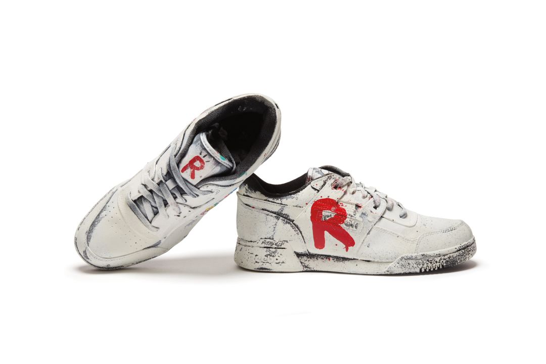 风靡全球的「Tongue+Chic街头密码」潮鞋艺术展首登上海