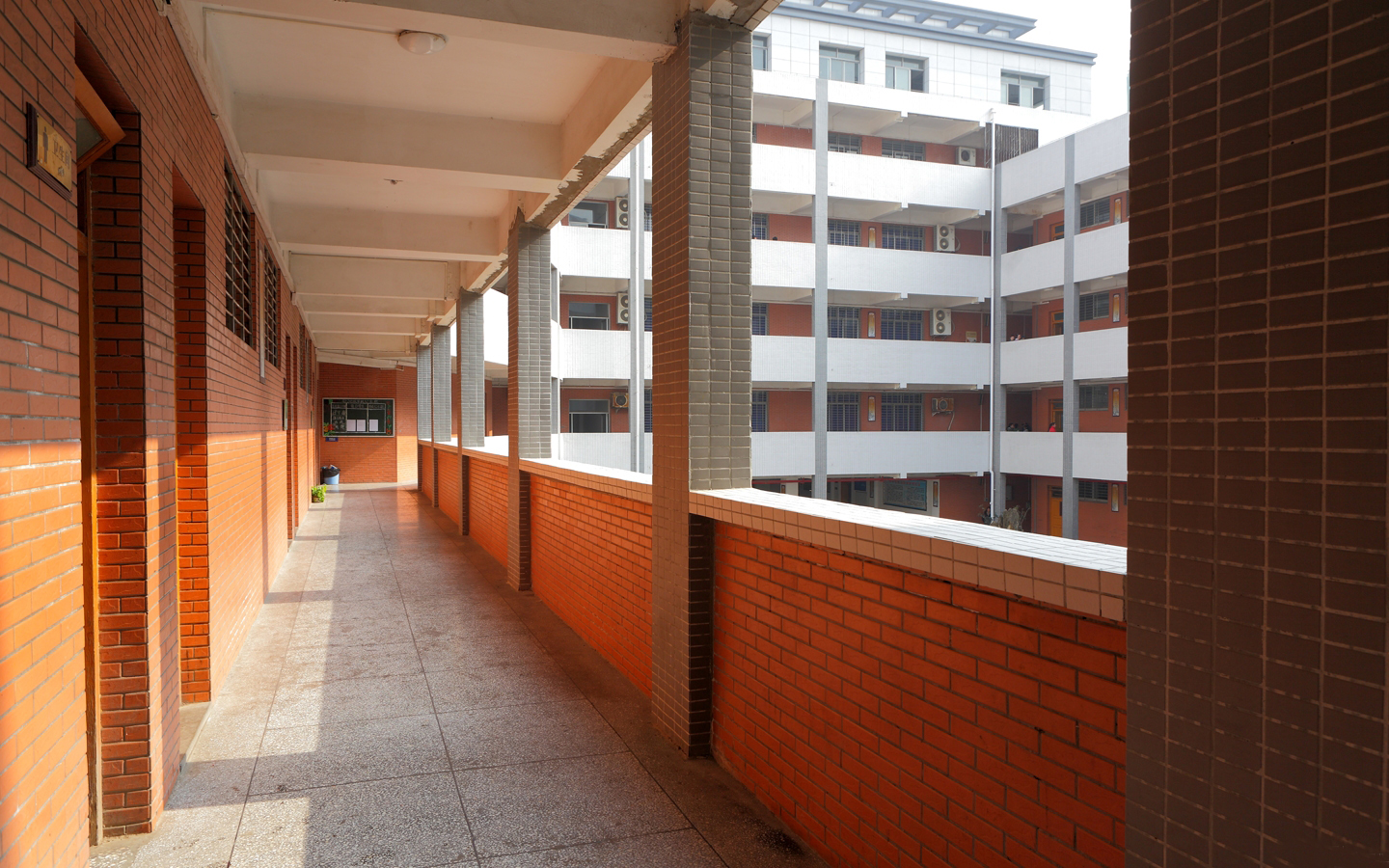 重庆哪所学校环境最好,重庆最美学校