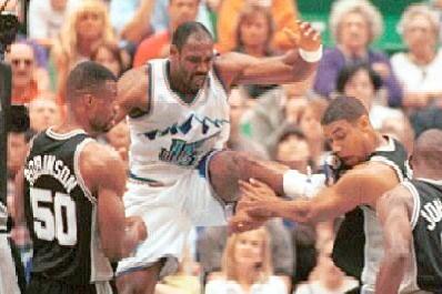 NBA上古巨星传-卡尔·马龙！铁骨硬汉心，梦别紫金城