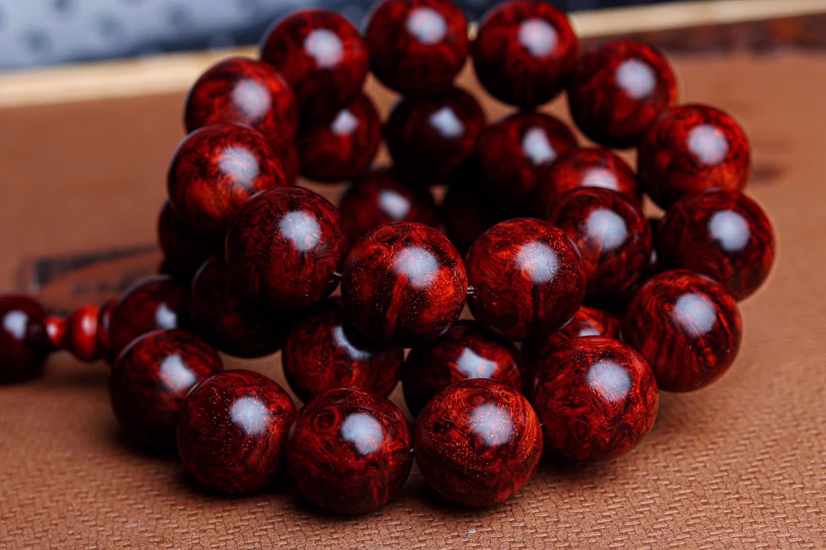 花梨木手串开裂怎么办,红木手串开裂什么原因