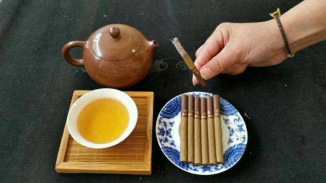 自己卷茶烟和成品烟哪个危害大,茶制烟和香烟哪个危害大