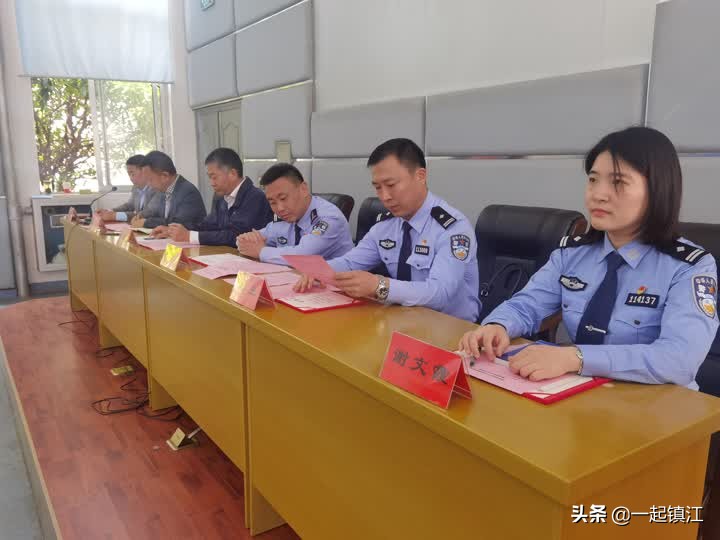 镇江卫校举办平安来敲门——“我来说反诈”文案创作评比颁奖活动