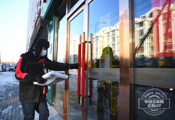 南张顺丰春节不打烊每天1点发车,顺丰快递小哥春节当天送货吗