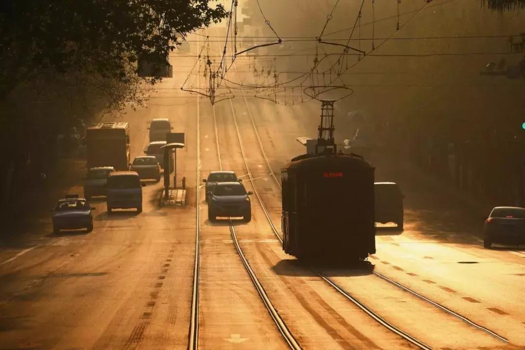 这个夏日25°C的宝藏城市美炸了！海岛、万国建筑、叮叮车..想去