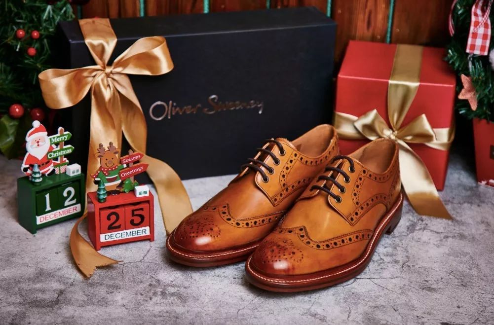 威廉、哈里、查尔斯王子同框太帅气!28个英伦绅士品牌拿走不谢