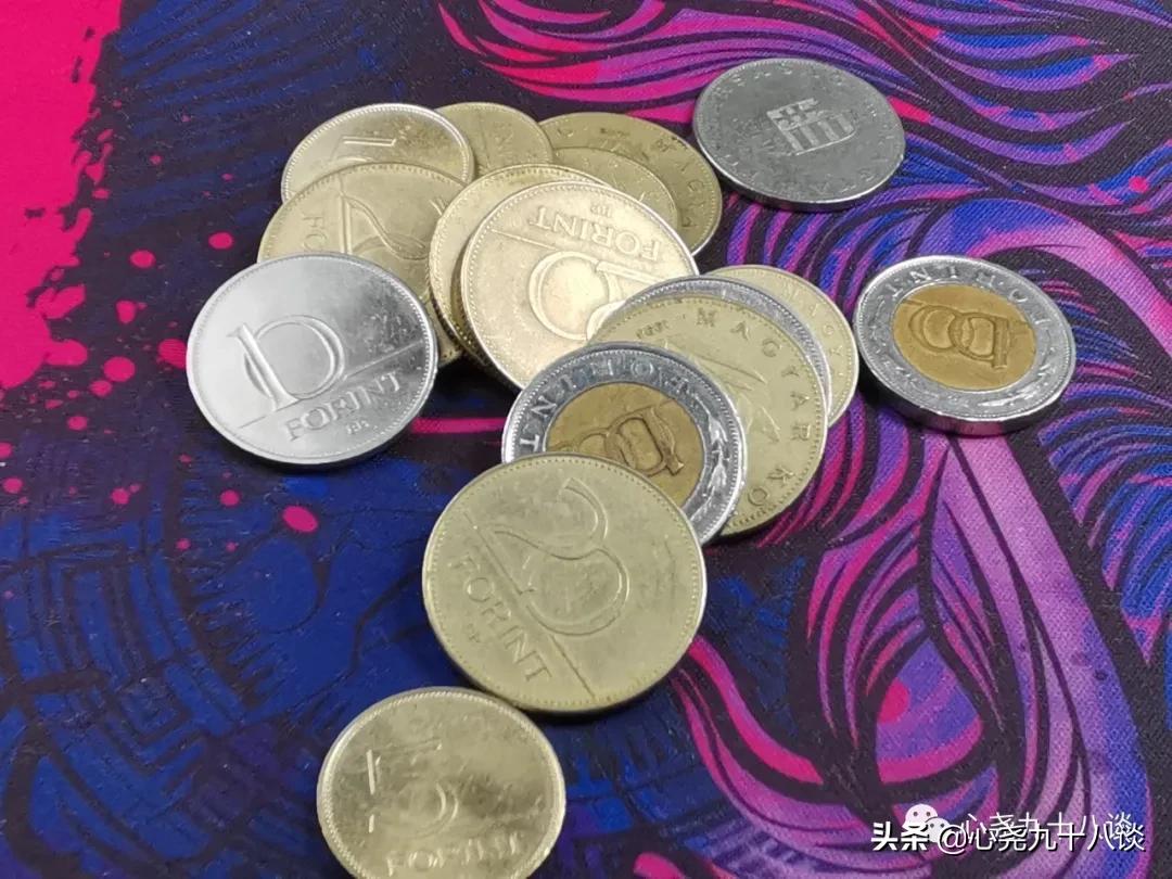 晚风还新,时光未老,每一枚硬币都是来过的见证,致敬逝去的岁月