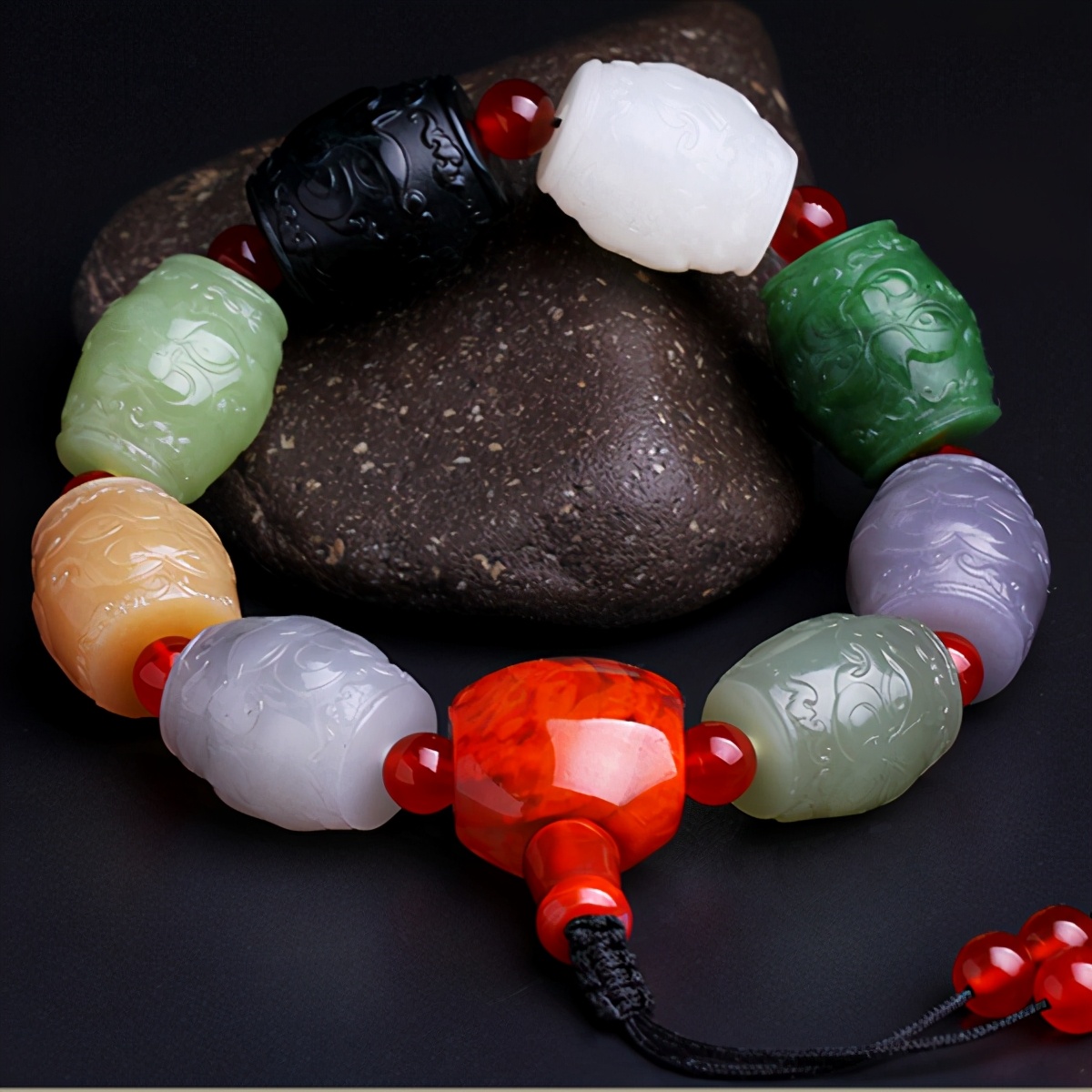 文玩圈的潘多拉手串