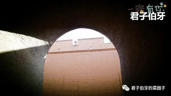 「西行散记」—10：大漠第一墩，长城“龙”尾，李战军