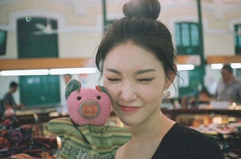 被喷整容脸，却凭实力逆袭为泫雅、宣美接班人，绝不止是穷哈