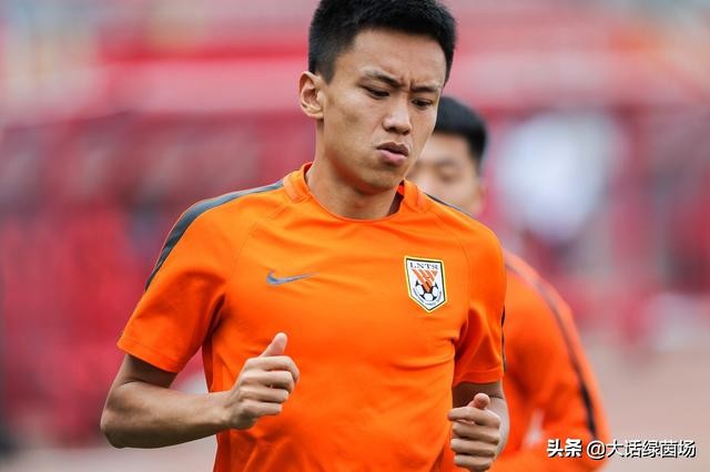 张驰断腿视频完整版,断腿张驰