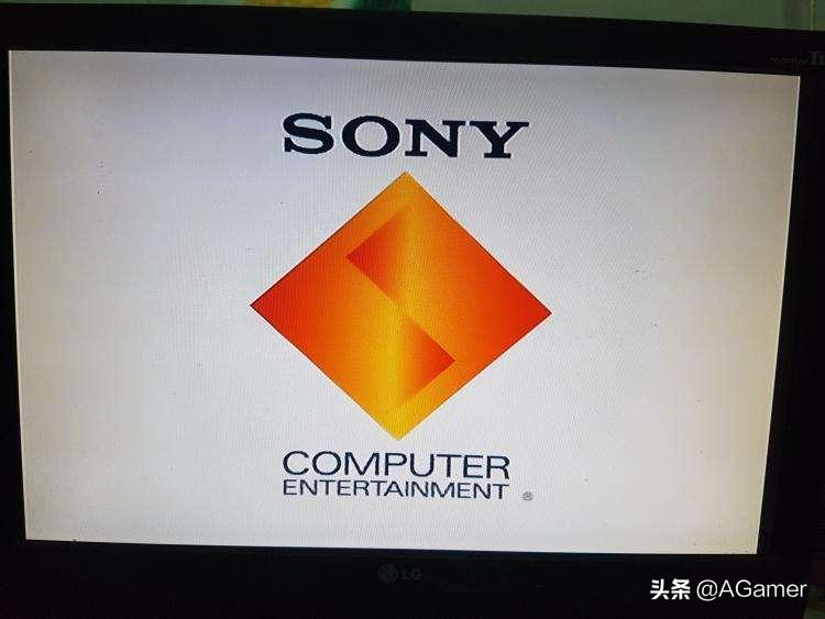 昏暗、破旧、嘈杂，却是老玩家的游戏天堂——被时代抛弃的包机房