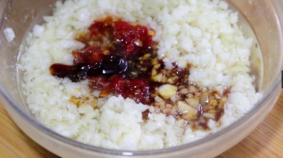 花甲粉丝家常做法可以放烤箱里面,想吃花甲粉丝自己在家也可以做